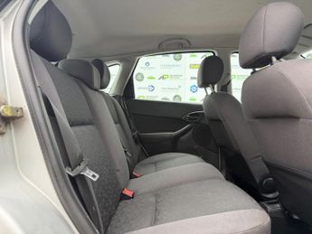 Ford Focus 1.6i 16v LX 5dr