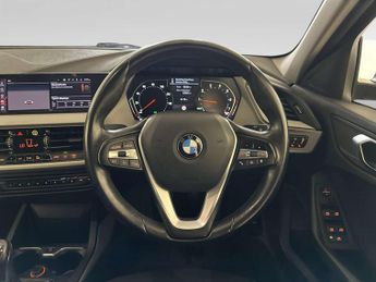 BMW 1 Series 1.5 118i SE Hatchback 5dr Petrol Manual Euro 6 (s/s) (140 ps)