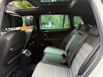 Volkswagen Tiguan 2.0 TDI BlueMotion Tech R-Line DSG 4Motion Euro 6 (s/s) 5dr