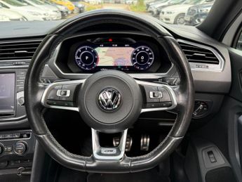Volkswagen Tiguan 2.0 TDI BlueMotion Tech R-Line DSG 4Motion Euro 6 (s/s) 5dr