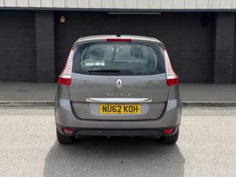 Renault Grand Scenic 1.6 VVT Dynamique TomTom Euro 5 5dr