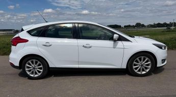 Ford Focus 1.0T EcoBoost Titanium Auto Euro 6 (s/s) 5dr