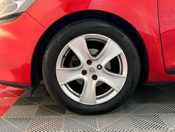 Renault Clio 0.9 TCe Dynamique MediaNav Euro 5 (s/s) 5dr