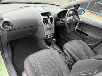 Vauxhall Corsa 1.4i 16v Club 5dr