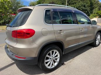 Volkswagen Tiguan 1.4 TSI BlueMotion Tech Moda DSG 2WD Euro 5 (s/s) 5dr