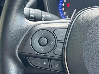 Toyota Corolla 1.8 VVT-h Design CVT Euro 6 (s/s) 5dr