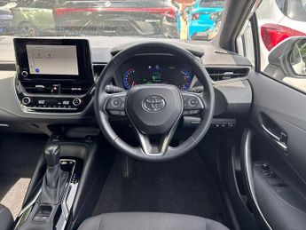 Toyota Corolla 1.8 VVT-h Design CVT Euro 6 (s/s) 5dr