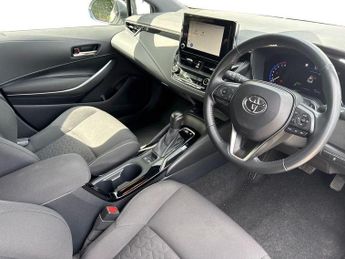 Toyota Corolla 1.8 VVT-h Design CVT Euro 6 (s/s) 5dr