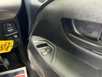 Toyota AYGO 1.0 VVT-i x-play Euro 5 5dr Euro 5
