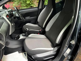 Toyota AYGO 1.0 VVT-i x-play Euro 5 5dr Euro 5