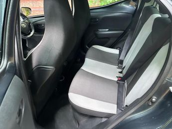 Toyota AYGO 1.0 VVT-i x-play Euro 5 5dr Euro 5