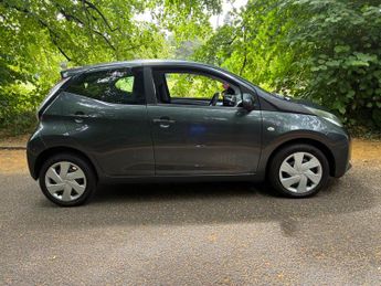 Toyota AYGO 1.0 VVT-i x-play Euro 5 5dr Euro 5