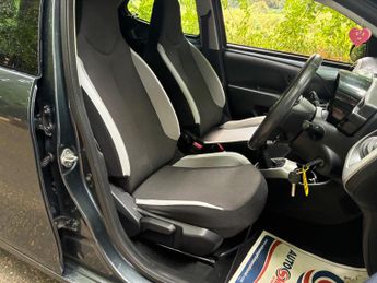 Toyota AYGO 1.0 VVT-i x-play Euro 5 5dr Euro 5