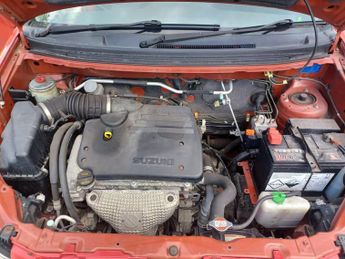 Suzuki Liana 1.6 SE 5dr
