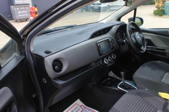 Toyota Yaris 1.5 VVT-i Icon Tech CVT Euro 6 5dr