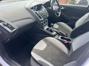 Ford Focus 1.6 TDCi Zetec Euro 5 (s/s) 5dr