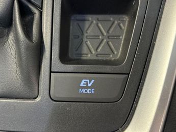 Toyota RAV4 2.5 VVT-h GPF Design SUV 5dr Petrol Hybrid CVT Euro 6 (s/s) (218