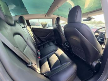 Tesla Model 3 (Dual Motor) Long Range Auto 4WDE 4dr