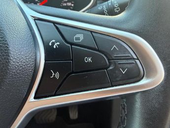 Renault Clio 1.0 TCe Iconic CVT A7 Euro 6 (s/s) 5dr