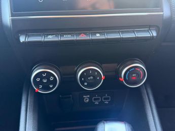 Renault Clio 1.0 TCe Iconic CVT A7 Euro 6 (s/s) 5dr
