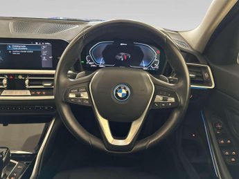 BMW 3 Series 2.0 330e 12kWh SE Pro Saloon 4dr Petrol Plug-in Hybrid Auto xDri