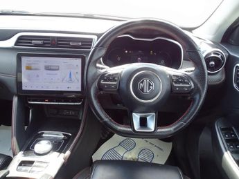 MG MG ZS 51.1kWh Trophy Connect Auto 5dr