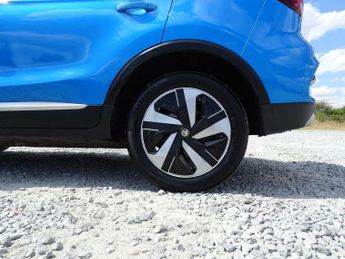 MG MG ZS 51.1kWh Trophy Connect Auto 5dr