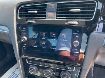Volkswagen Golf 2.0 TDI R-Line DSG Euro 6 (s/s) 5dr