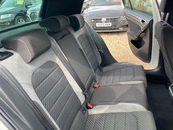 Volkswagen Golf 2.0 TDI R-Line DSG Euro 6 (s/s) 5dr