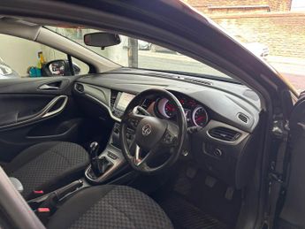 Vauxhall Astra 1.6 CDTi ecoTEC BlueInjection Tech Line Nav Sports Tourer Euro 6
