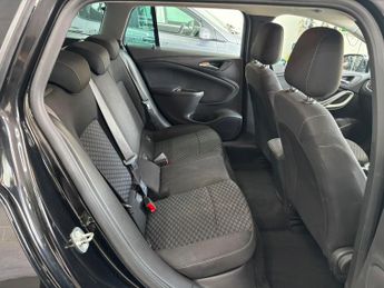 Vauxhall Astra 1.6 CDTi ecoTEC BlueInjection Tech Line Nav Sports Tourer Euro 6
