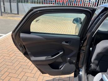 Ford Focus 1.6 Zetec Powershift Euro 5 5dr
