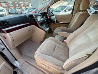 Toyota Alphard GGH25