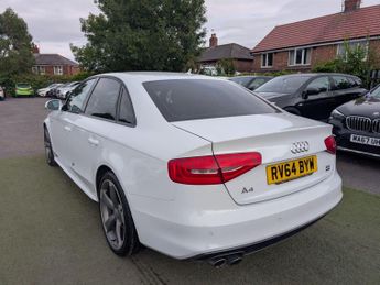 Audi A4 2.0 TDI Black Edition S Tronic quattro Euro 5 (s/s) 4dr