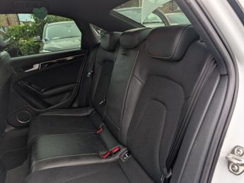 Audi A4 2.0 TDI Black Edition S Tronic quattro Euro 5 (s/s) 4dr
