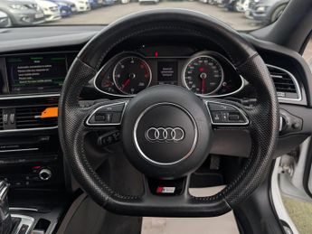 Audi A4 2.0 TDI Black Edition S Tronic quattro Euro 5 (s/s) 4dr