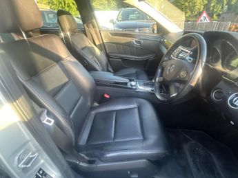 Mercedes-Benz E Class 1.8 E200 CGI BlueEfficiency Avantgarde Tiptronic Euro 5 5dr