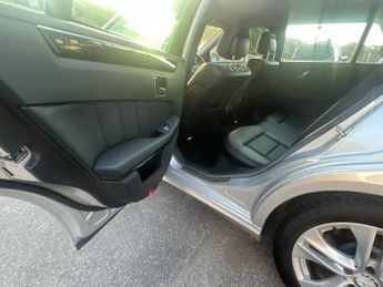 Mercedes-Benz E Class 1.8 E200 CGI BlueEfficiency Avantgarde Tiptronic Euro 5 5dr