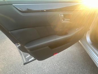 Mercedes-Benz E Class 1.8 E200 CGI BlueEfficiency Avantgarde Tiptronic Euro 5 5dr