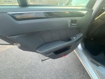 Mercedes-Benz E Class 1.8 E200 CGI BlueEfficiency Avantgarde Tiptronic Euro 5 5dr