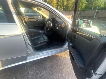 Mercedes-Benz E Class 1.8 E200 CGI BlueEfficiency Avantgarde Tiptronic Euro 5 5dr