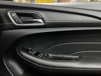 MG MG5 61.1kWh Exclusive Long Range Auto 5dr