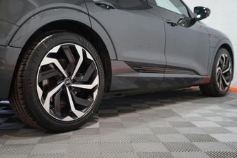 Audi e-tron 50 Black Edition Auto quattro 5dr 71.2kWh (11kW Charger)