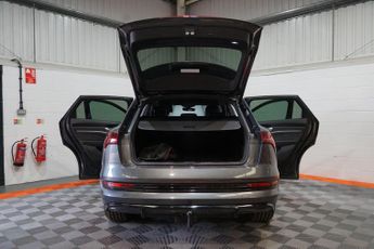 Audi e-tron 50 Black Edition Auto quattro 5dr 71.2kWh (11kW Charger)