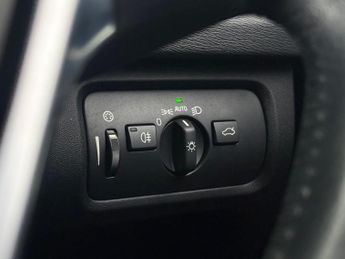 Volvo V40 2.0 D2 Momentum Nav Plus Auto Euro 6 (s/s) 5dr