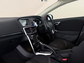 Volvo V40 2.0 D2 Momentum Nav Plus Auto Euro 6 (s/s) 5dr