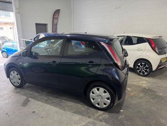 Toyota AYGO 1.0 VVT-i x-play Euro 6 5dr