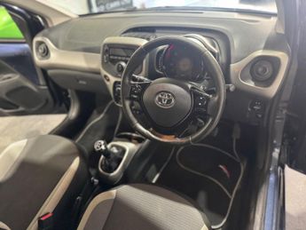 Toyota AYGO 1.0 VVT-i x-play Euro 6 5dr