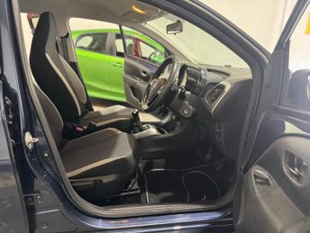 Toyota AYGO 1.0 VVT-i x-play Euro 6 5dr