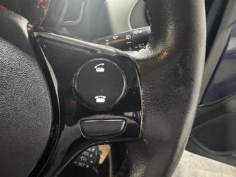 Toyota AYGO 1.0 VVT-i x-play Euro 6 5dr